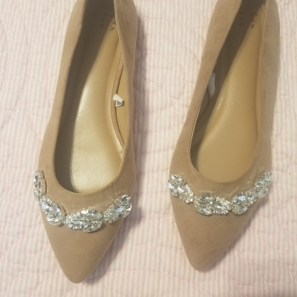 Shoes - Picture 2 of 4